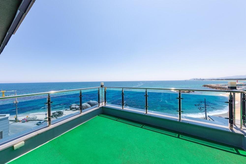 Gangneung Blanc Beach Pension Exterior foto