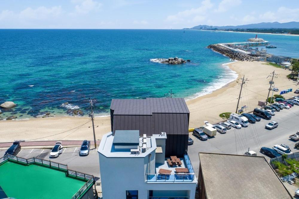 Gangneung Blanc Beach Pension Exterior foto